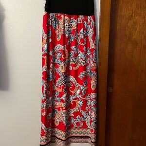 Beautiful Apt. 9 Red Floral Pattern Maxi Skirt. Size L.